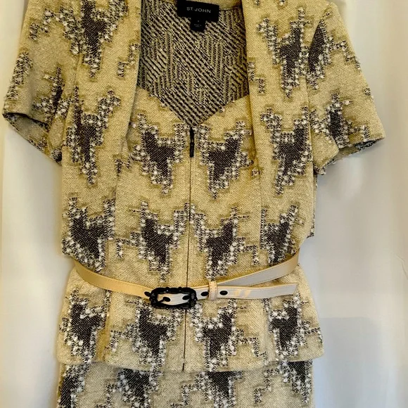 ST. JOHN “ STUNNING “ TWO PIECE EVENING WEAR 4 Worn twice Excellent Condition - Picture 2 of 13